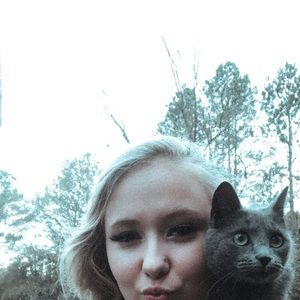 Meet your Posher, Carrie